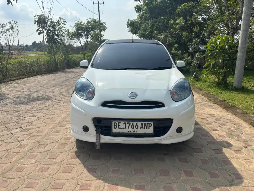 Di jual Nissan march nismo 2011