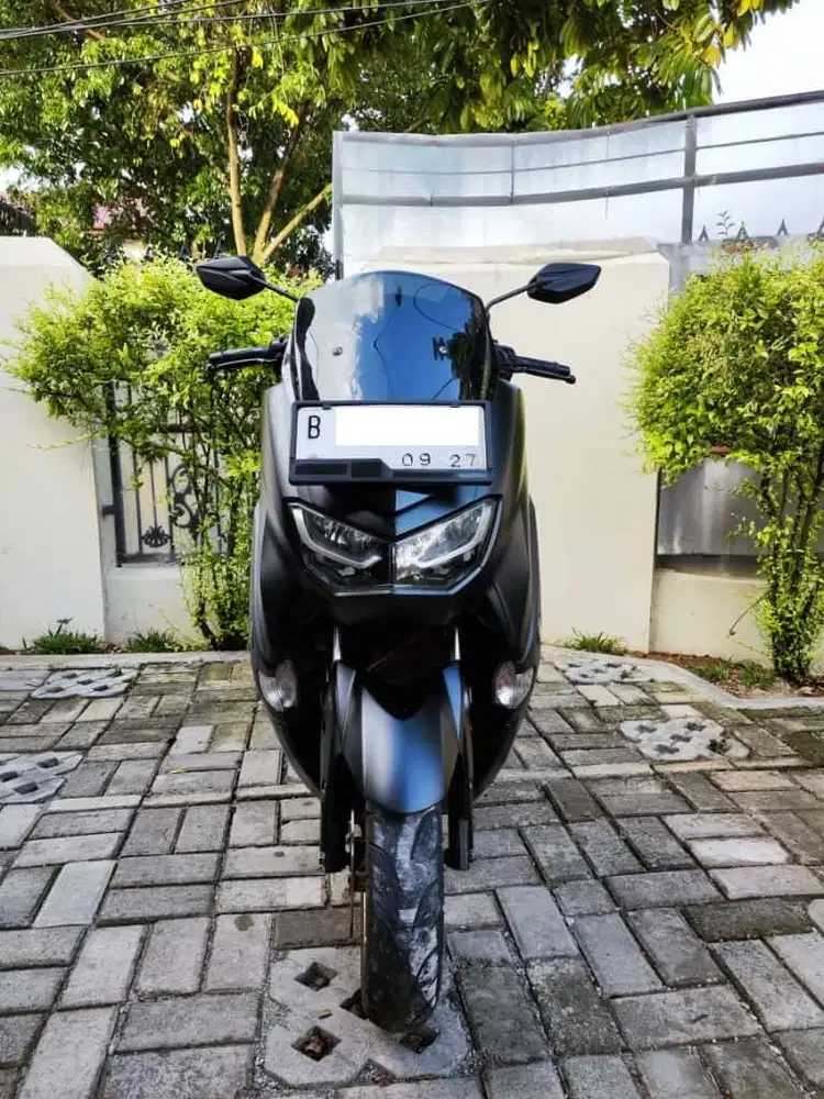 YAMAHA NEW N-MAX CONNECTED ABS HITAM 2022