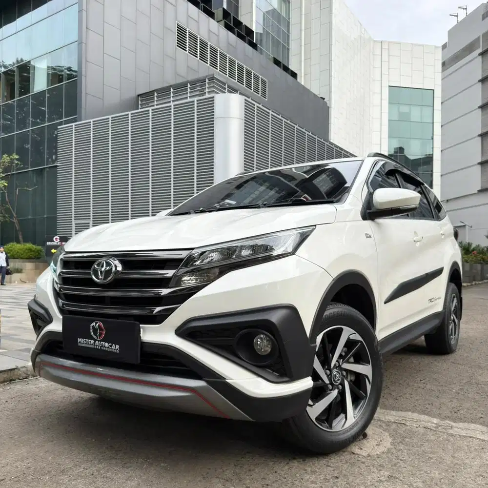 TOYOTA RUSH 1.5 TRD SPORTIVO AT 2020 PUTIH