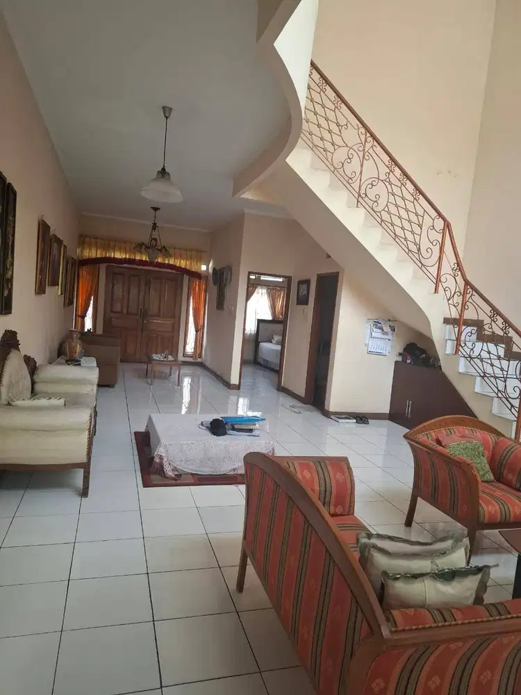 Disewa Rumah siap huni  2 lantai dekat Univ Maranatha Pasteur Bandung