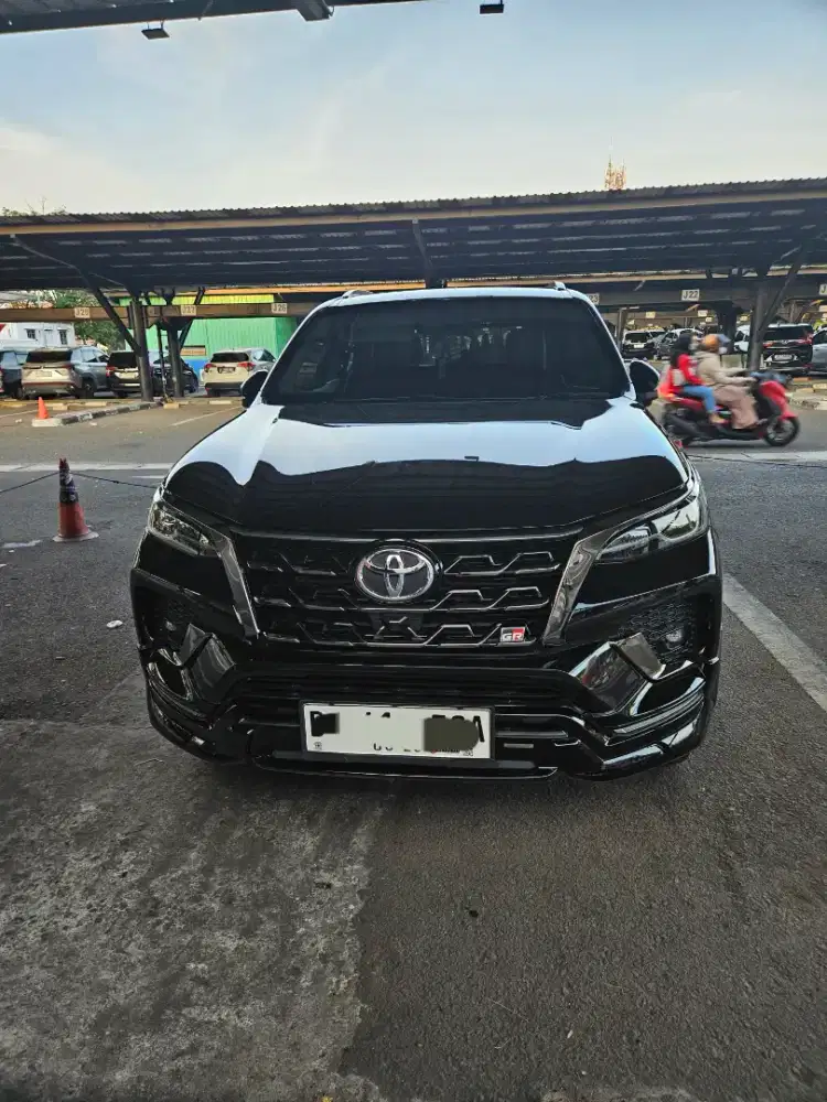 Toyota Fortuner GR 2.8 4X2 Diesel 2023