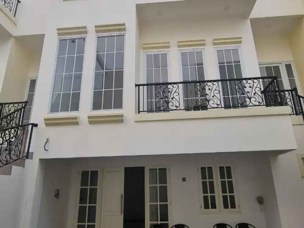 Rumah dijual 3 Lantai Murah, Pulomas, Jakarta Timur dekat LRT Kayuputih