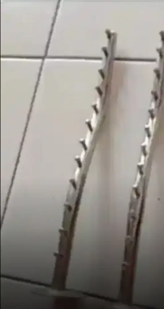 Gantungan baju bentuk seruling 12 titik model stainless