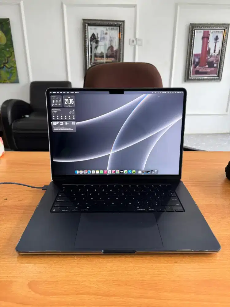 di jual cepat leptop Chip Apple M3