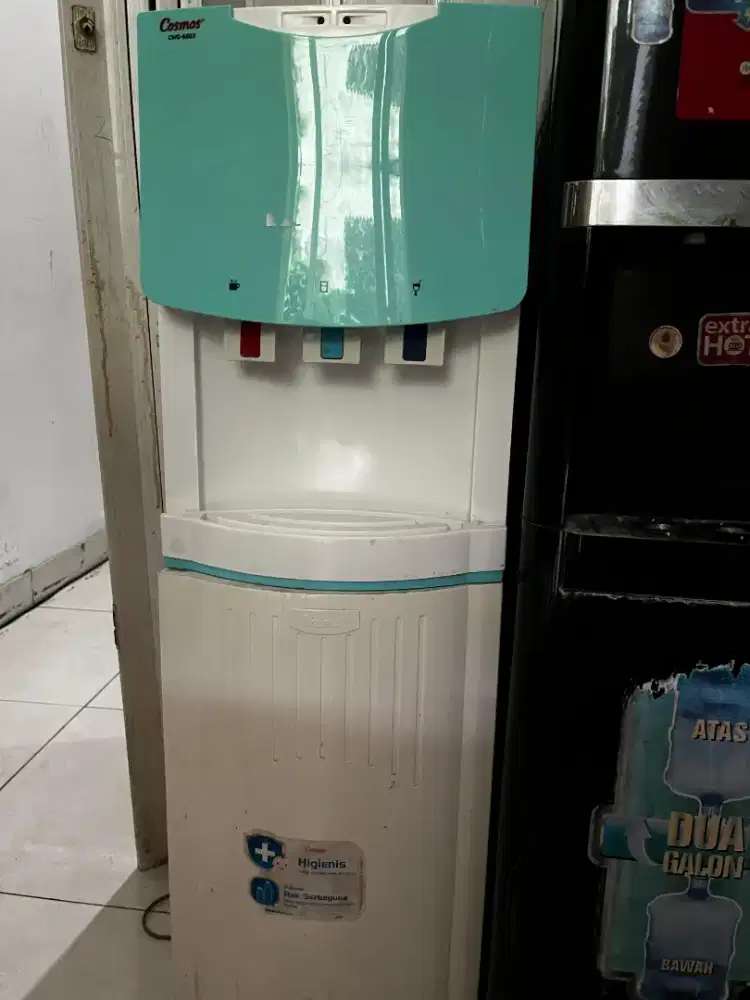Dispenser tinggi