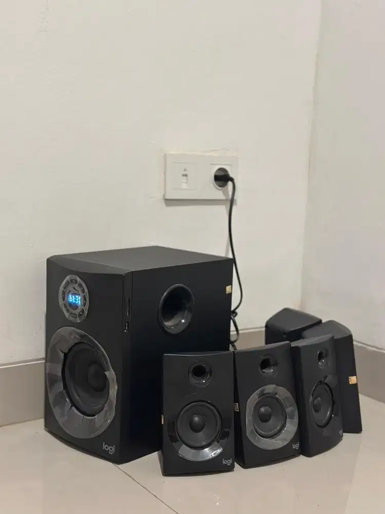 Logitech speaker Z607