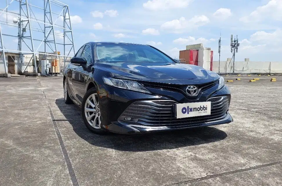 TDP 14JT Toyota Camry 2.5 V Bensin-AT Putih 2019