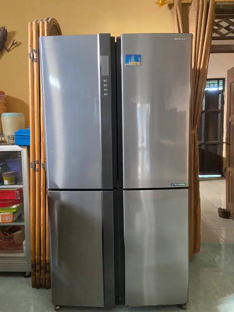 KULKAS SHARP 4 PINTU (Masih Mulus) Dijual cepat