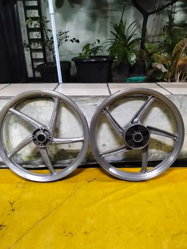Velg Supra x 125 carbu