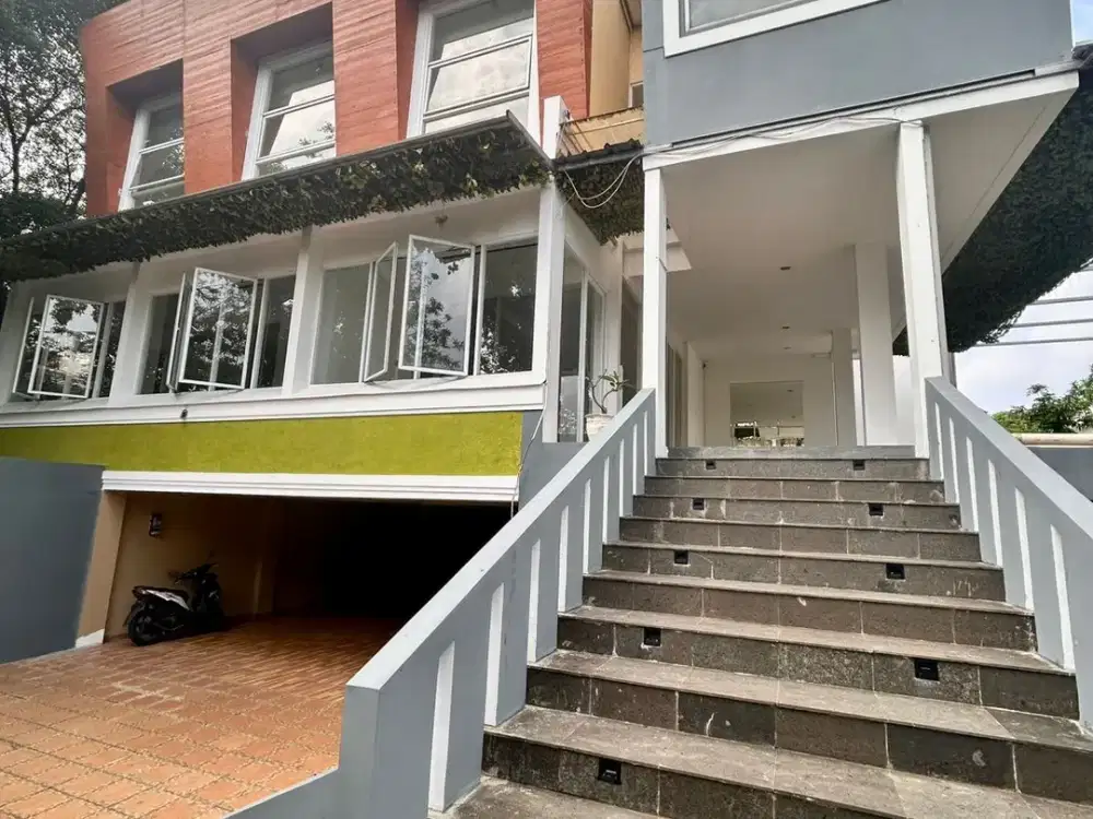 Rumah Moder Tempat Tinggal dan Kantor di Pondok Indah, 16826