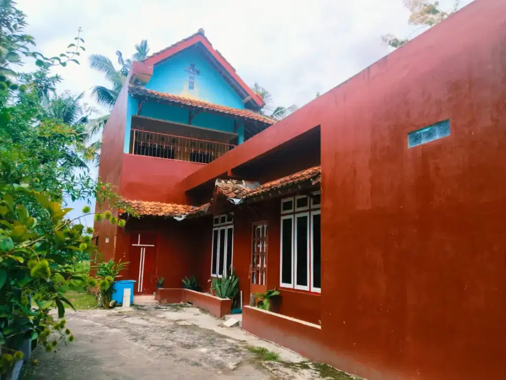 Disewakan/ dikontrakkan rumah strategis 2 lantai.dekat semua fasum