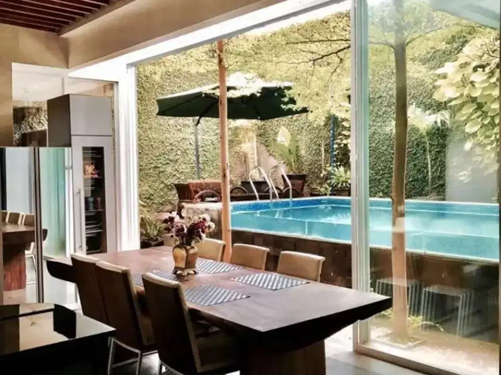 RUMAH MEWAH DIJUAL DI KOMPLEKS UNILEVER PESANGGRAHAN ADA KOLAM RENANG