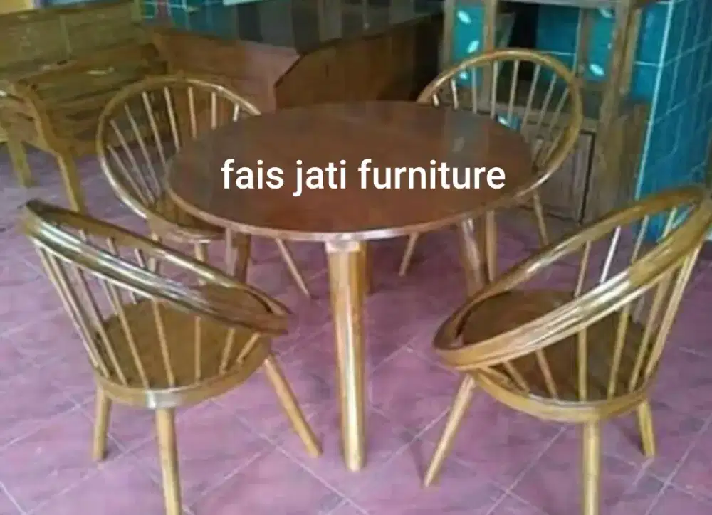 Meja teras model terbaru