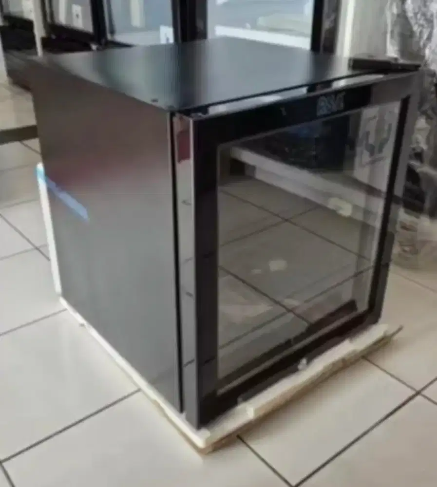 Showcase mini bar 52 Liter RSA