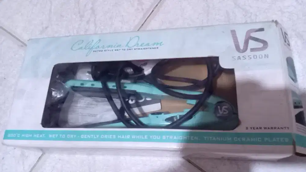 Catokan/hairdryer/ kaca