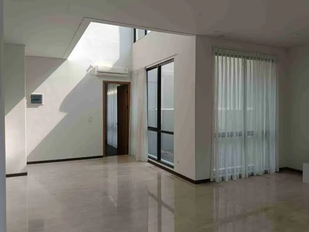 Disewakan Rumah 3 Lt The Zora Bsd City