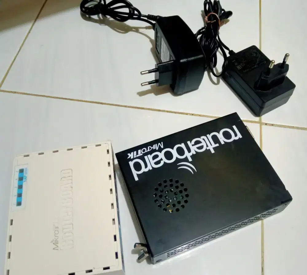 Jual Router mikrotik RB450gx4 dan mikrotik rb952ui