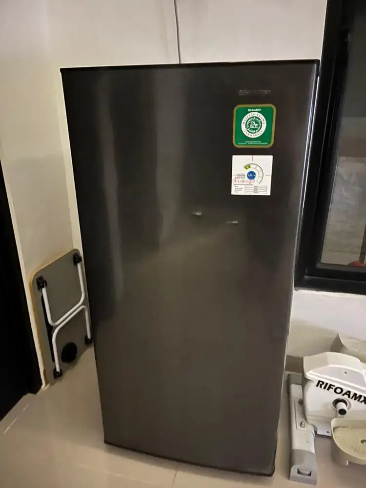 Kulkas sharp SJ N182