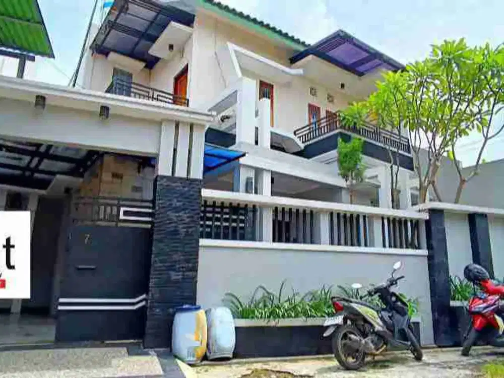 Rumah Bagus 2 lt Siap Huni dibelakang Fave Hotel Baturan Colomadu