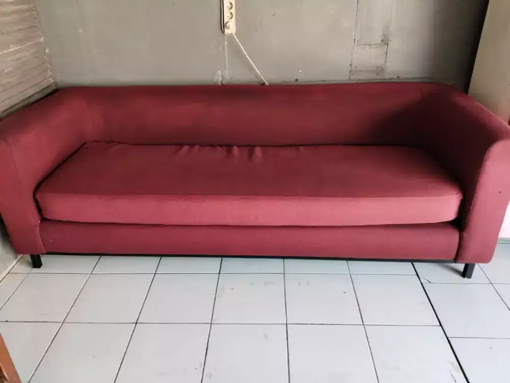Sofa panjang minimalis