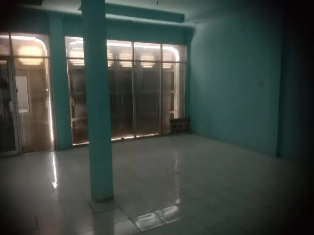 Ruko siap pakai  Di Sitopeng, kota Cirebon