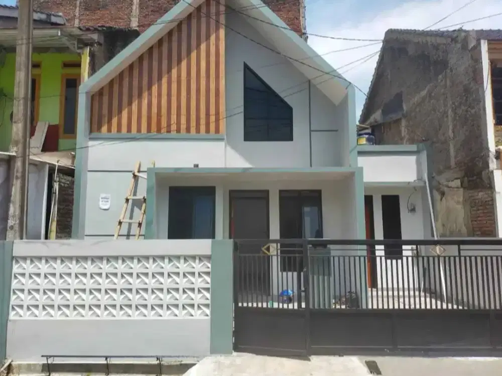 Dijual Rumah Modern Skandinavia di Komplek Permata Biru, Bandung Timur – Lebar 8 Meter, Lingkungan Ama