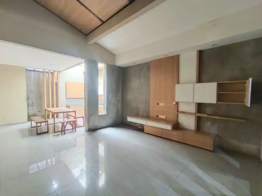 DISEWAKAN RUMAH DI KOMPLEK MUARA SARI