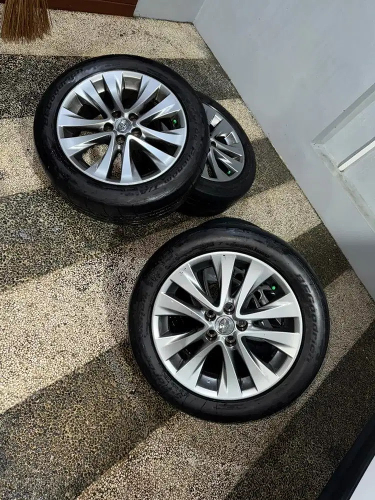 VELG TOYOTA ALPHARD R18 OEM ORIGINAL COPOTAN + BAN BFGoodrich phenom