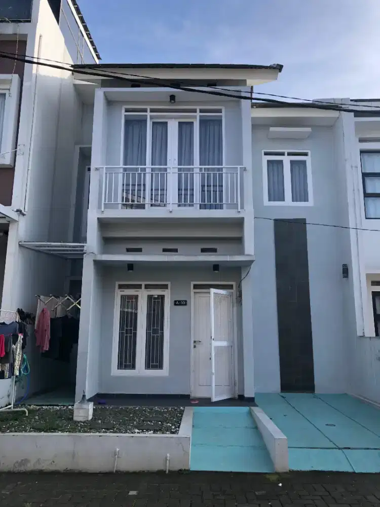 Disewakan Rumah 2 Lantai dan siap huni di Karyawangi