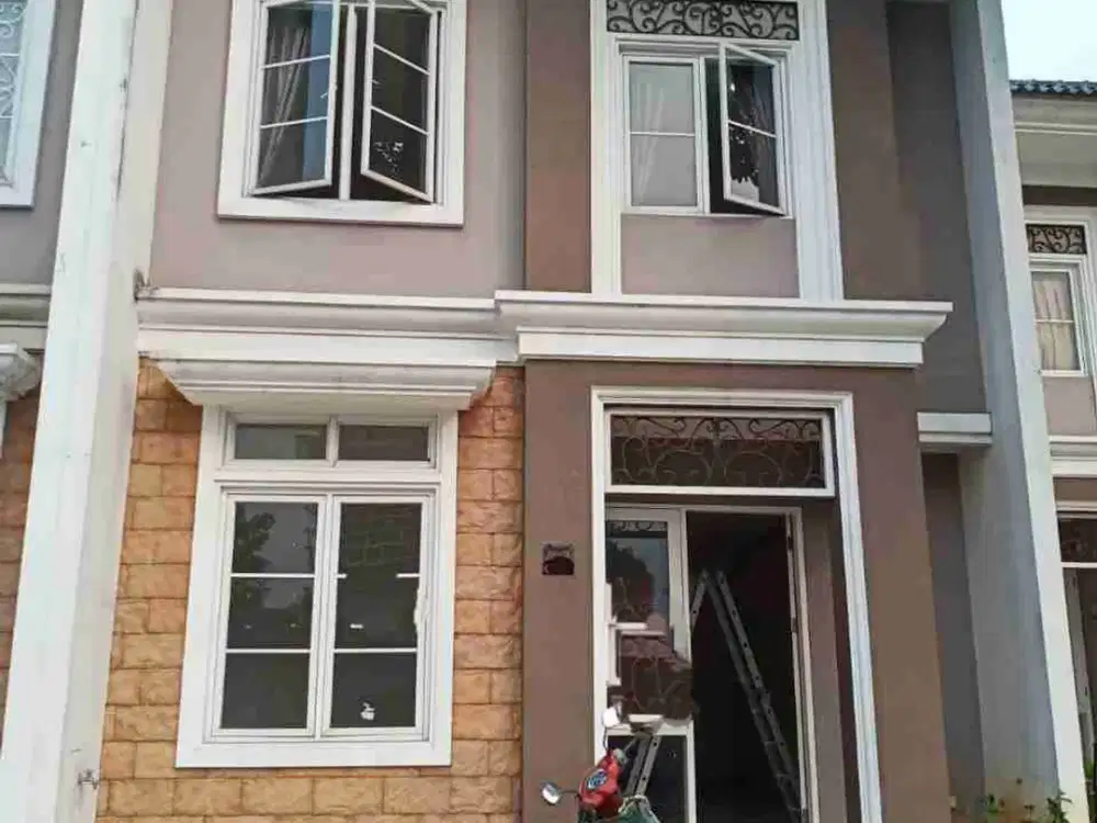 Rumah rapih Michelia posisi bagus parkiran lega dijual cepat