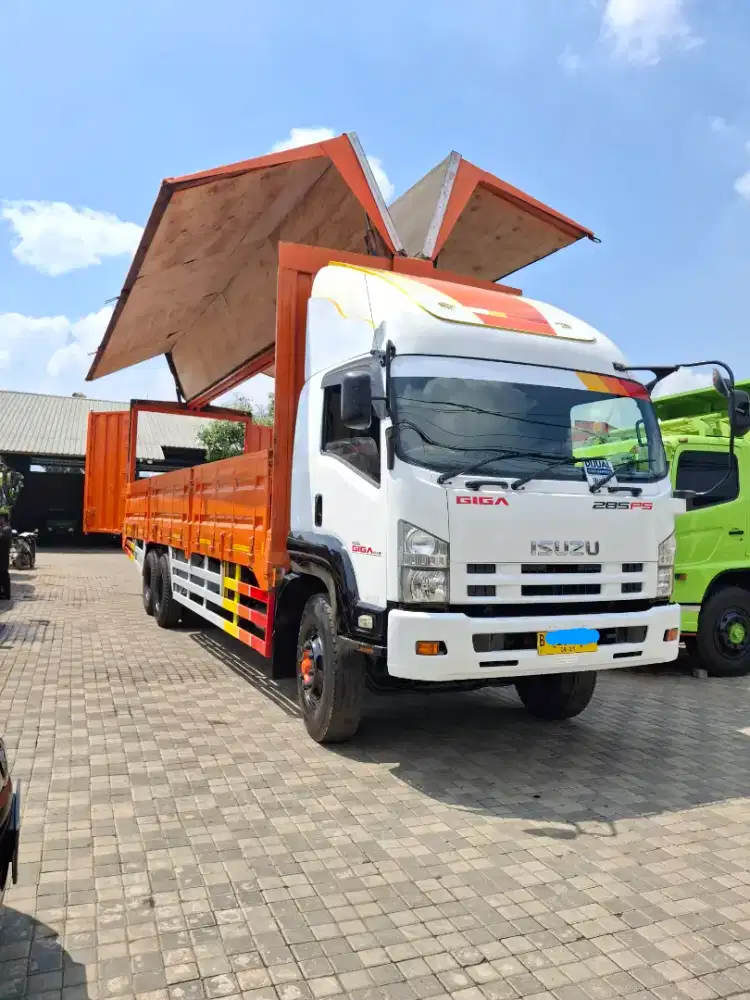 Wingbox Tronton Isuzu Giga Fvm 285ps Tahun 2017 6x2