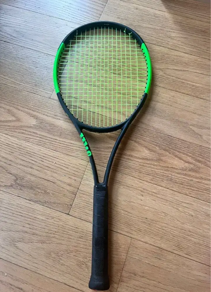 Wilson Blade 98 v6.0 Raket Tennis Racket
