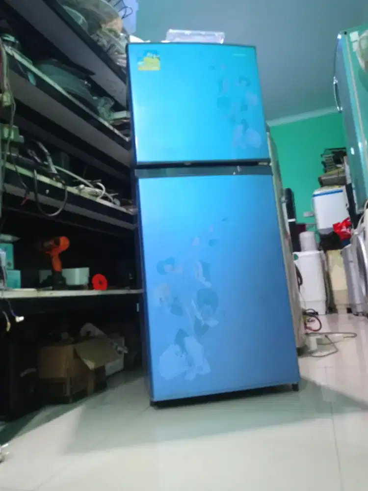 Kulkas 2 pintu SHARP