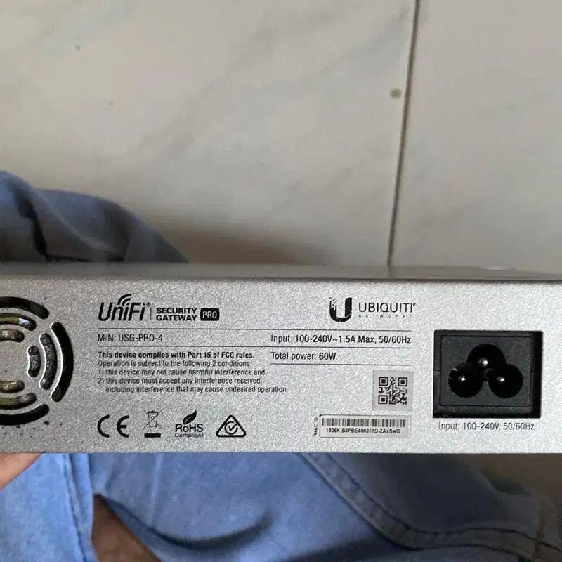 Unifi UBIQUITI USG-PRO-4. (Perlu di Reset)