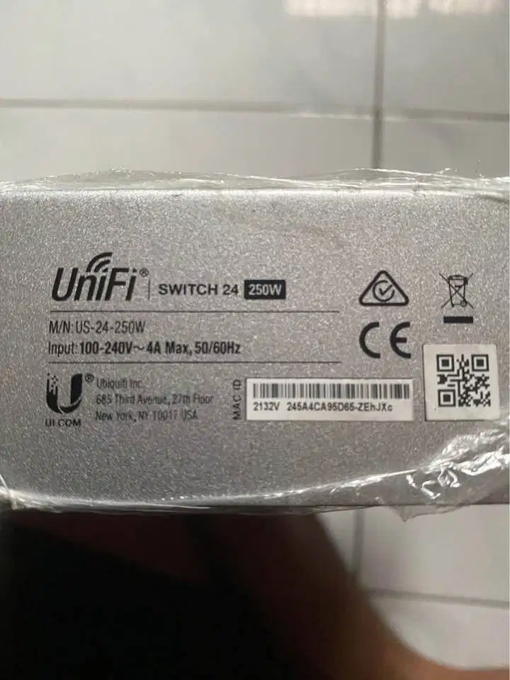 Unifi Switch Manage 24 Port POE (perlu reset)