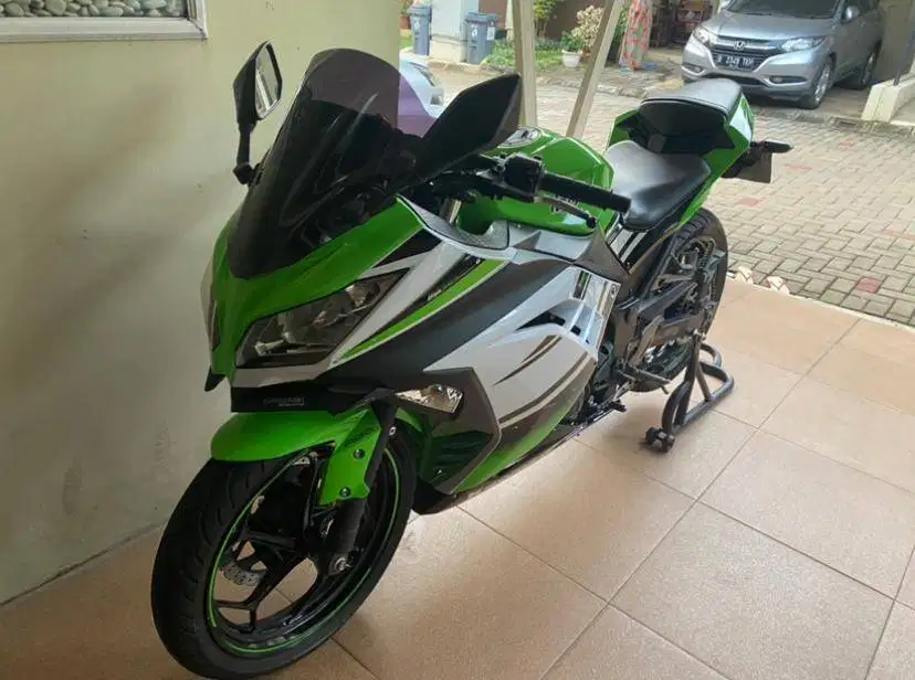 Jual Ninja 250 FI 30th Anniversary – 2015  Body mulus, mesin sehat