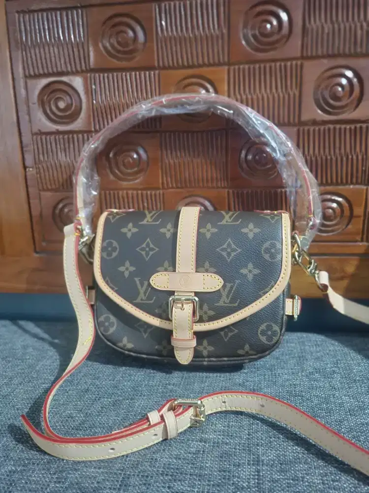 Preloved Tas L* Saumur BB kulit asli, bersih harum habis di Spa