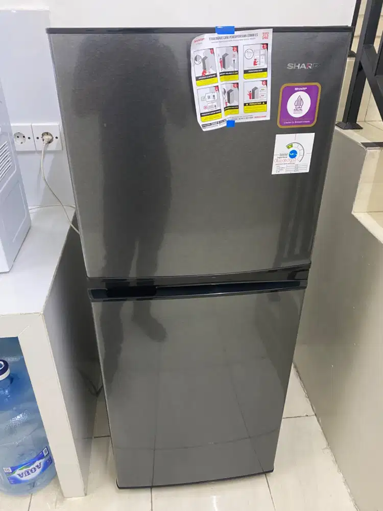 Kulkas Sharp tipe SJ 236 205L