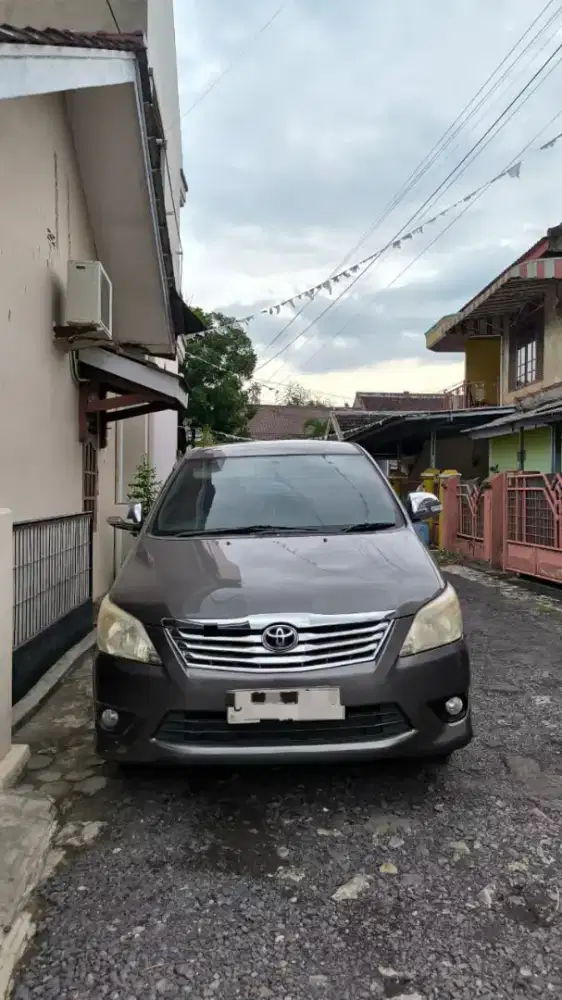 Toyota kijang Innova G 2.0 Bensin AT 2012