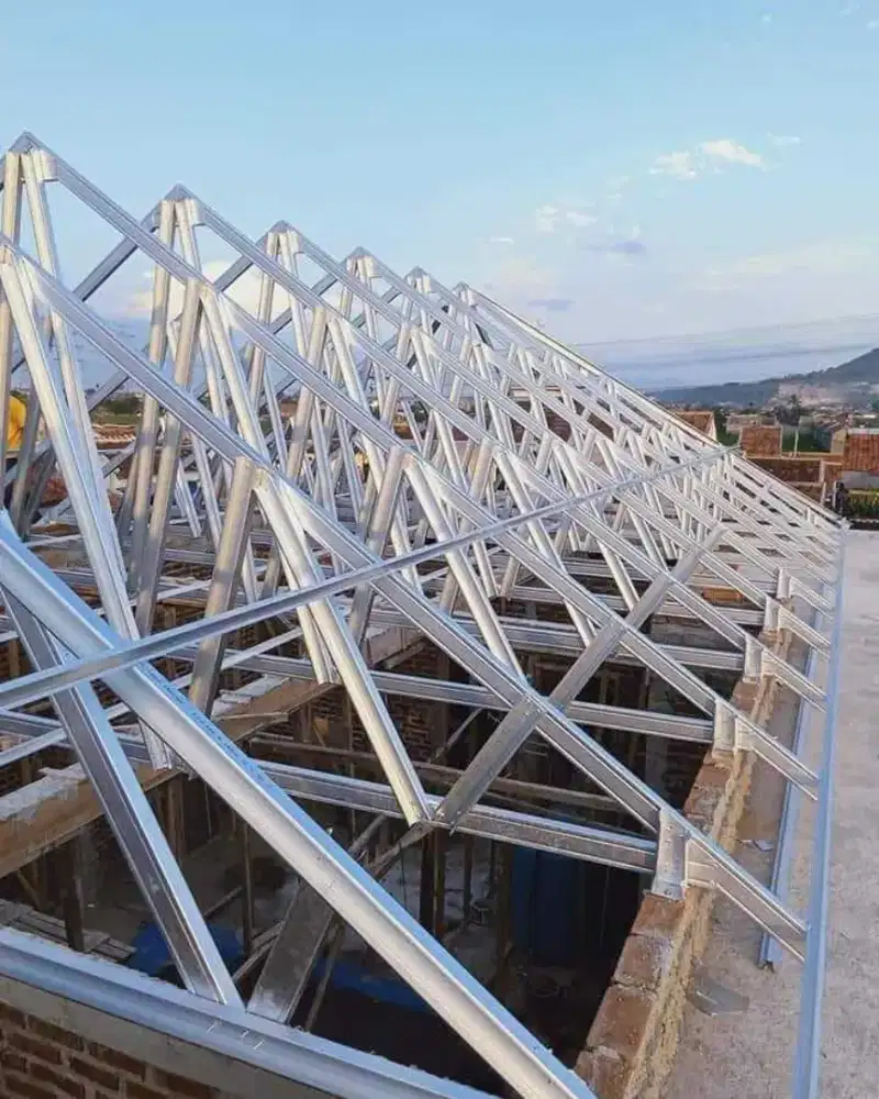 Rangka atap galvalum bajaringan dan rangka atap besi CNP