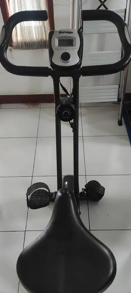 Sepeda Statis merk berwyn