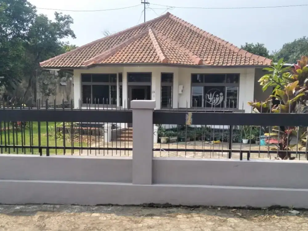 Dijual Rumah Luas dan Nyaman di Cimahi, Dekat Tol Baros