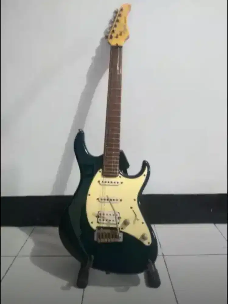 Gitar listrik Cort G250