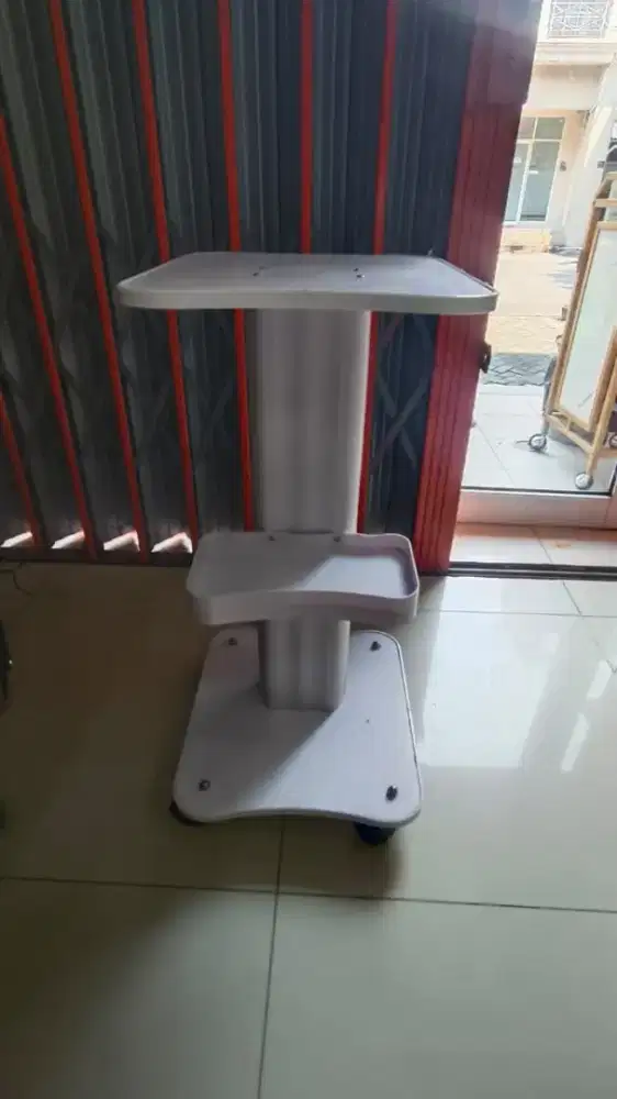 Meja/Trolly alat facial salon, klinik kecantikan,rak alat klinik medis
