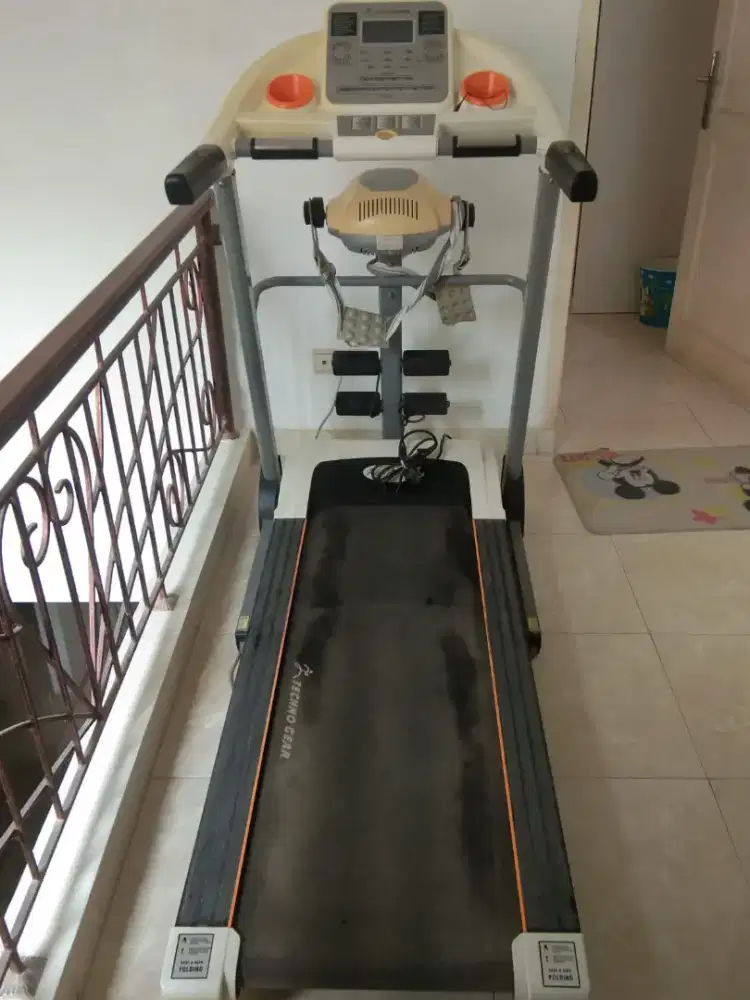 Dijual Techno Gear 2.5HP Treadmill Elektrik With Massager, HSM-MT296M
