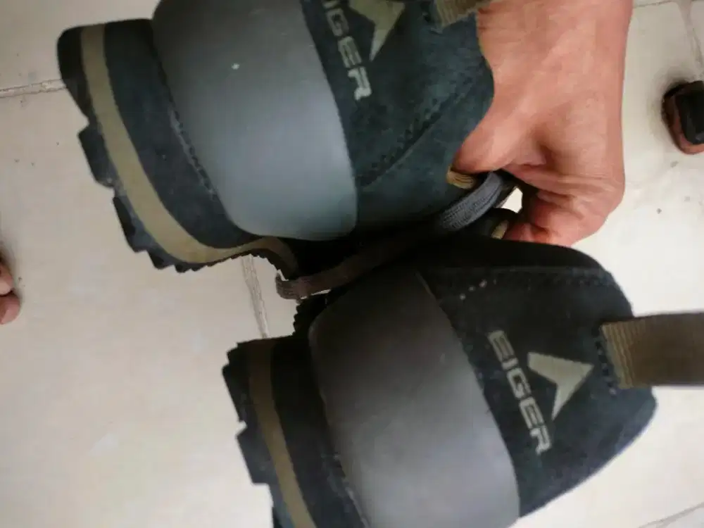 Sepatu eiger s vibran