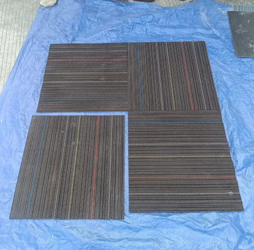 Karpet tile 60z60cm good condition