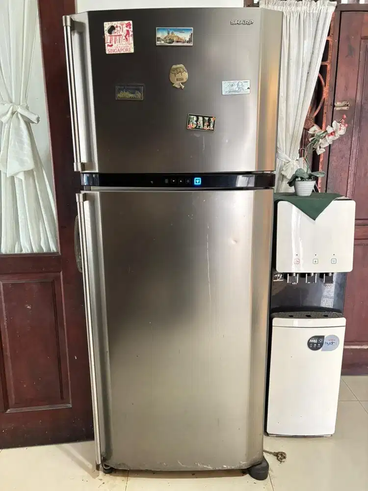Dijual kulkas sharp