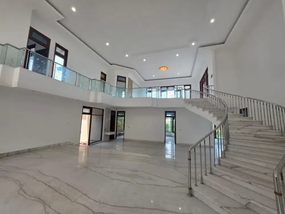 Dijual cepat Rumah Mewah Siap Pakai Di Bukit Sari Semarang