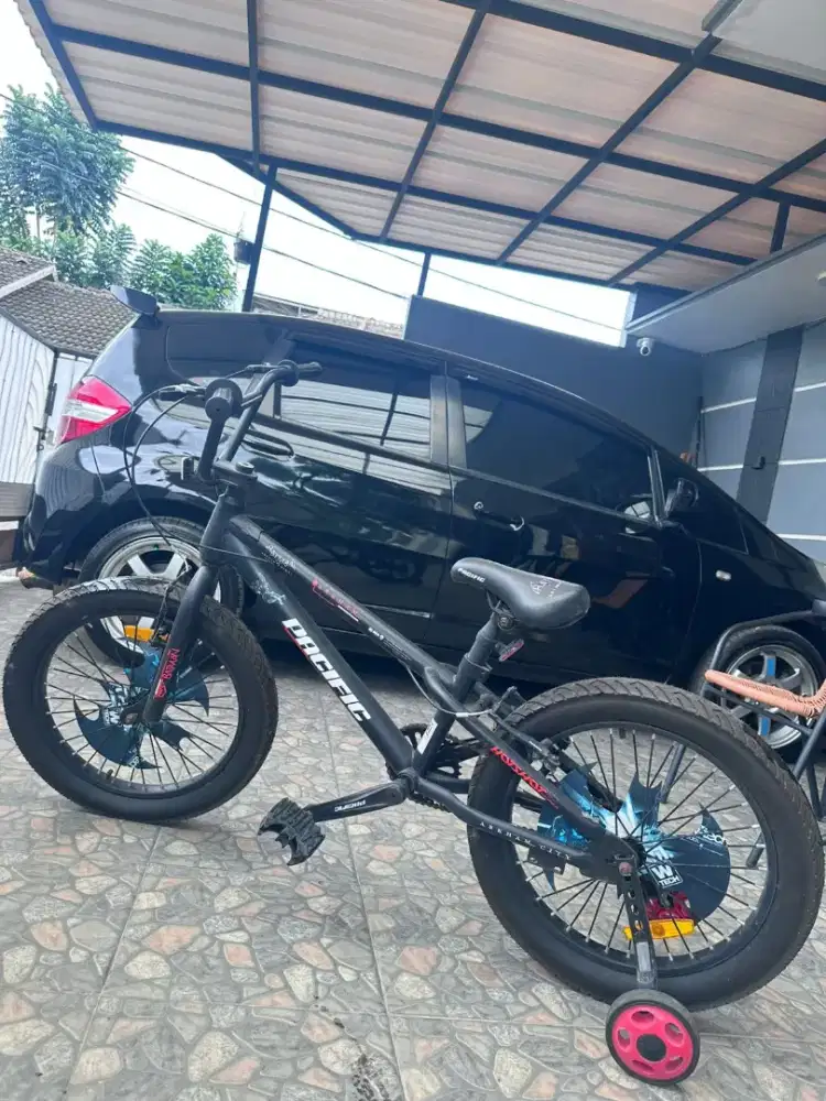 Sepeda Pacific Batman anak 7-10 tahun